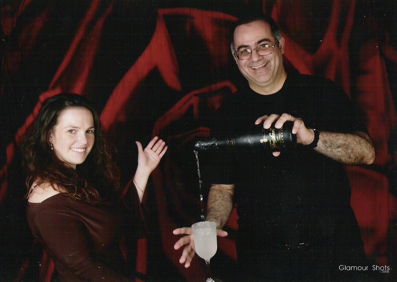 David Moneypenny performing an illusion with a volunteer